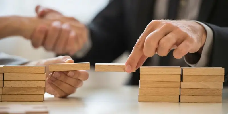 Tổng quan tiểu sử của tác giả Nam Nguyễn